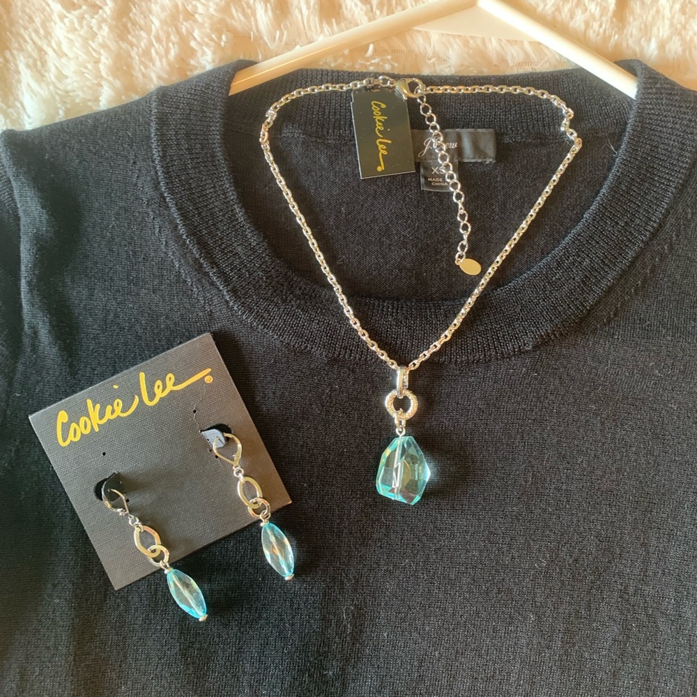 Necklace and earrings set